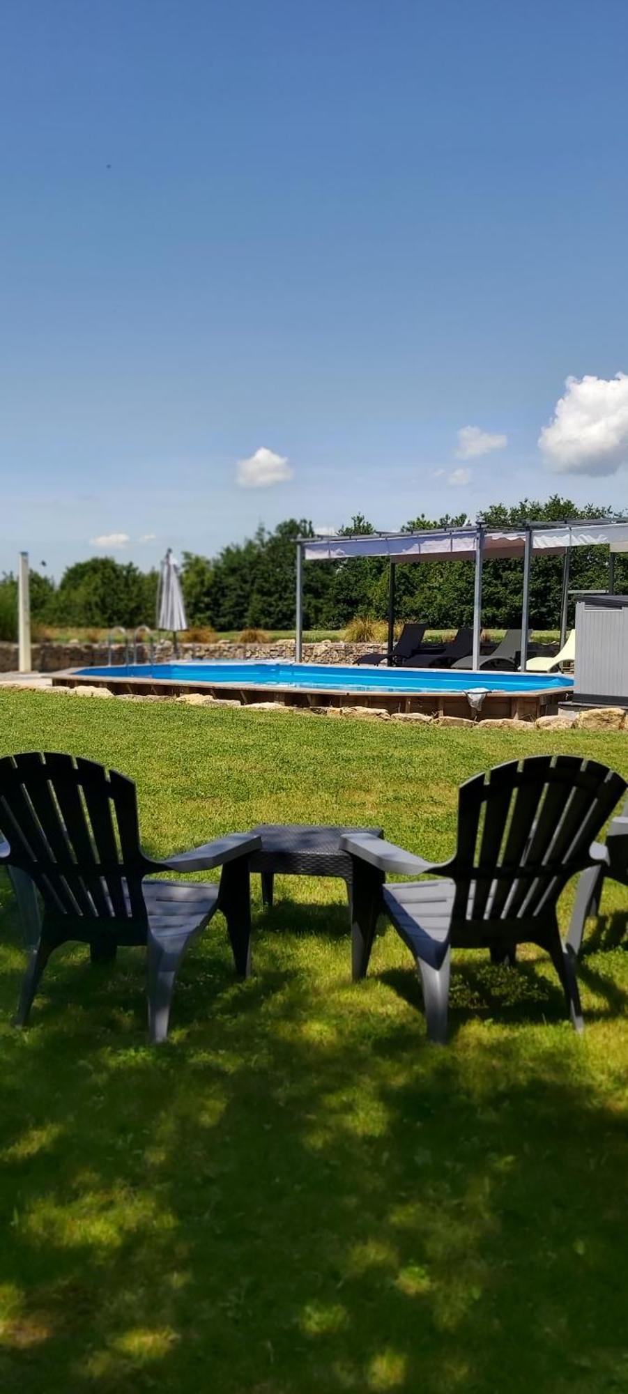 Beautiful 2 Bed Cottage With Swimming Pool Pageas Bilik gambar